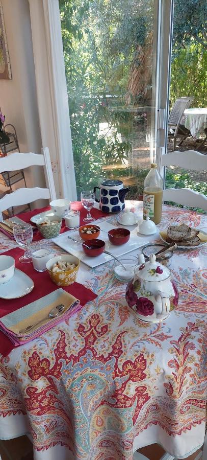Bed and Breakfast Etxe Laminak Sisteron Esterno foto